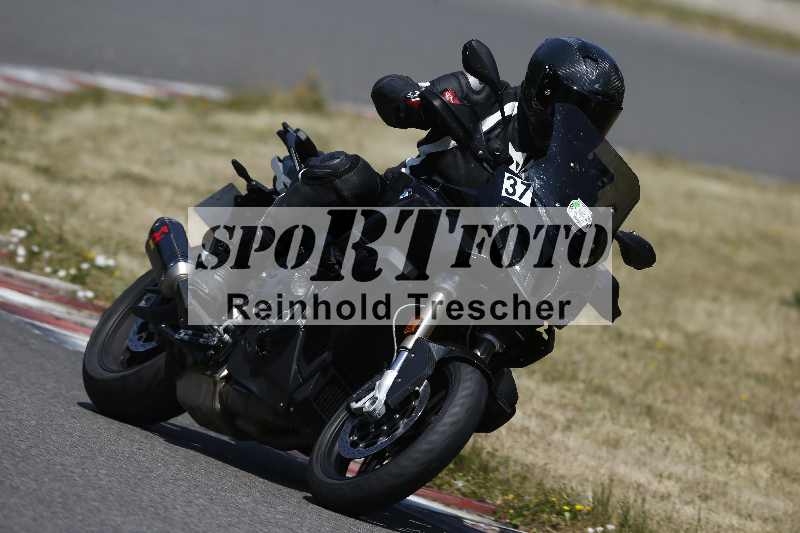 Archiv-2023/28 05.06.2023 Moto Club Anneau du Rhin/blanc-novice/37